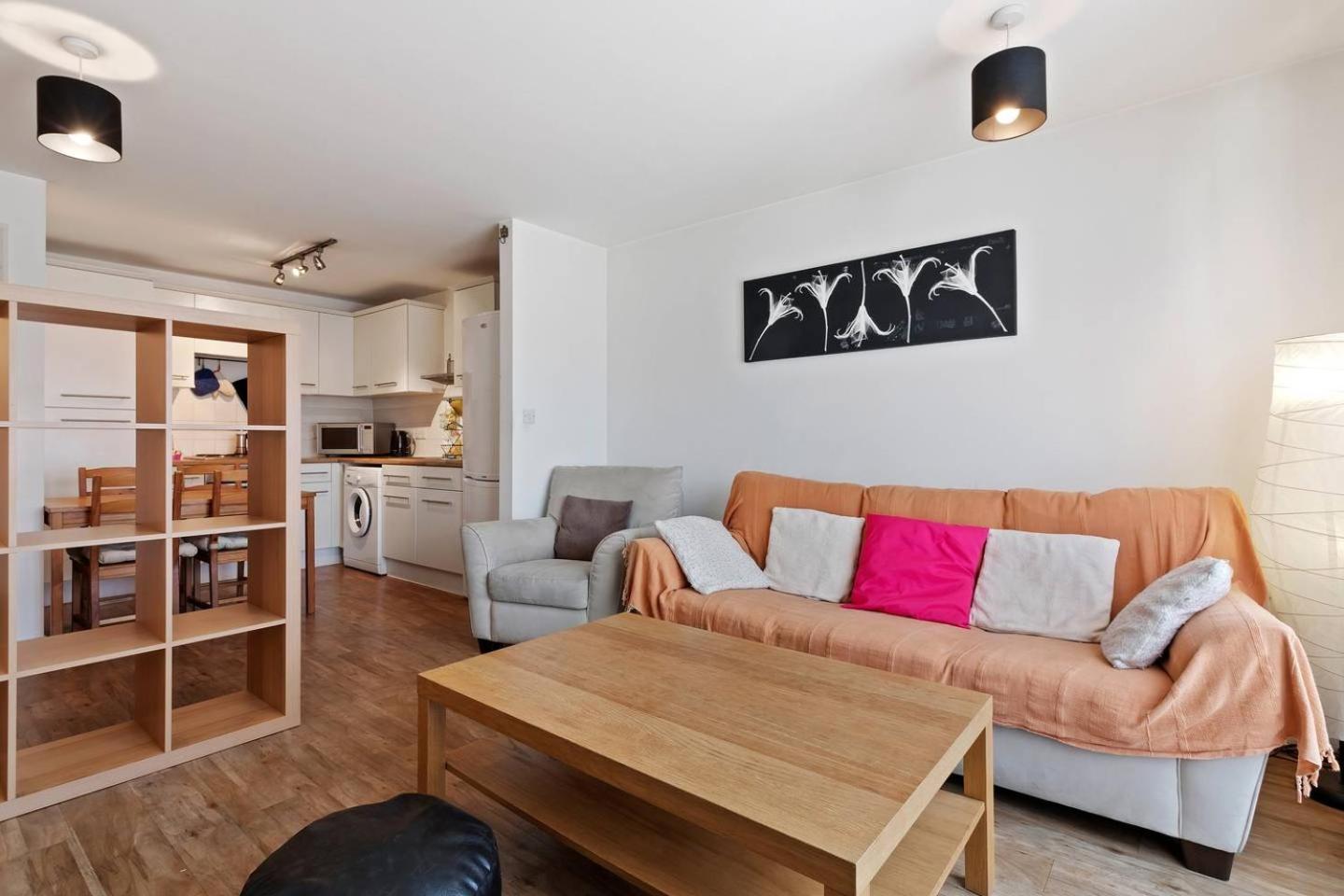 Modern 2 Bedroom Apartment In Homerton London Eksteriør billede