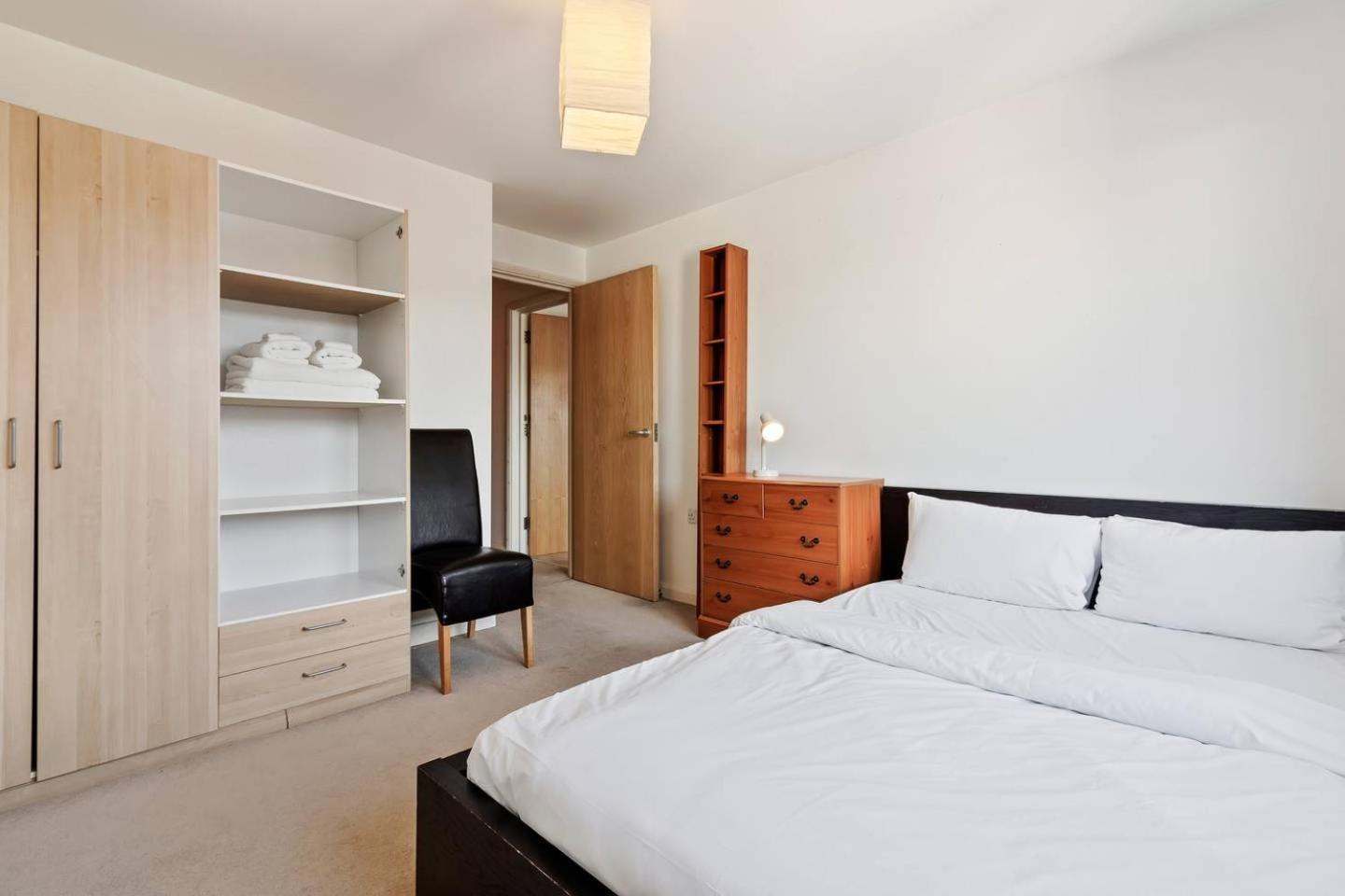 Modern 2 Bedroom Apartment In Homerton London Eksteriør billede